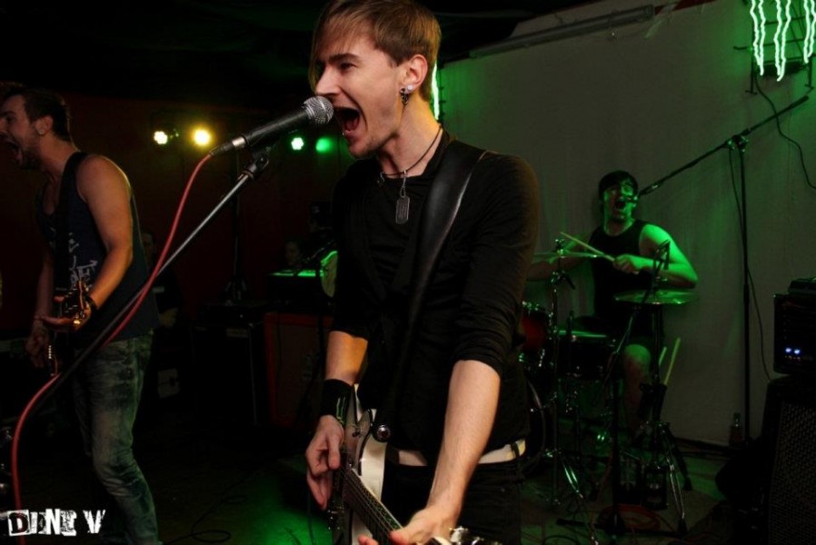 http://www.facebook.com/media/set/?set=a.345110915524090.70255.340758242626024&type=3